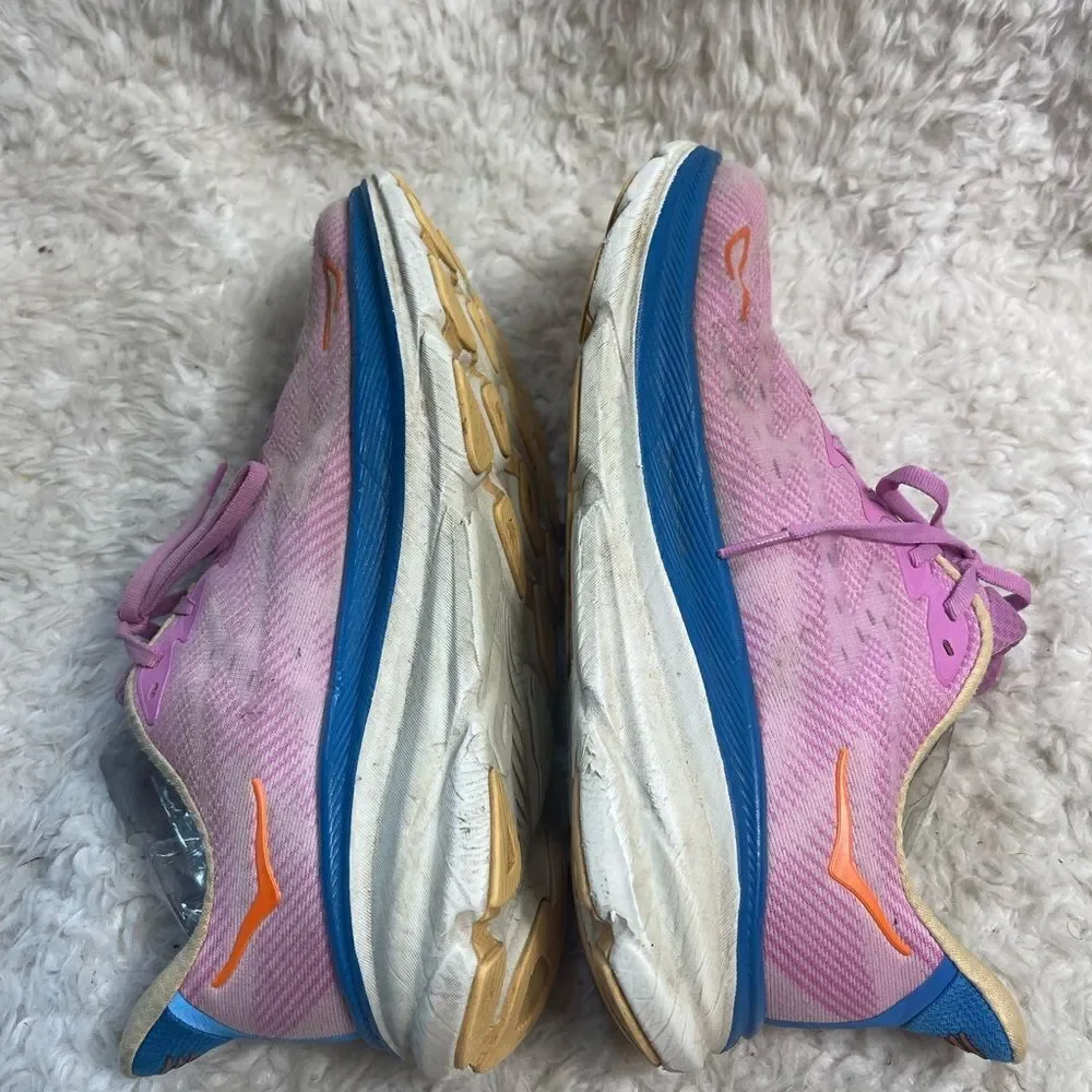 Hoka Clifton 9  Pink running sneakers size 9.5